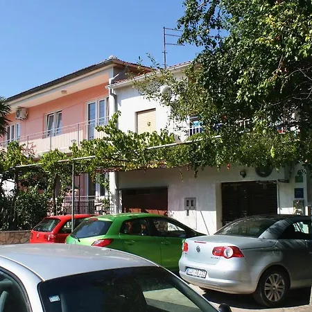 Studio 6985a Pula