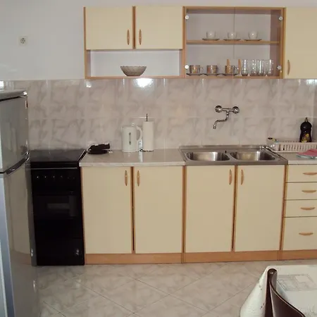 Studio 6985a Pula